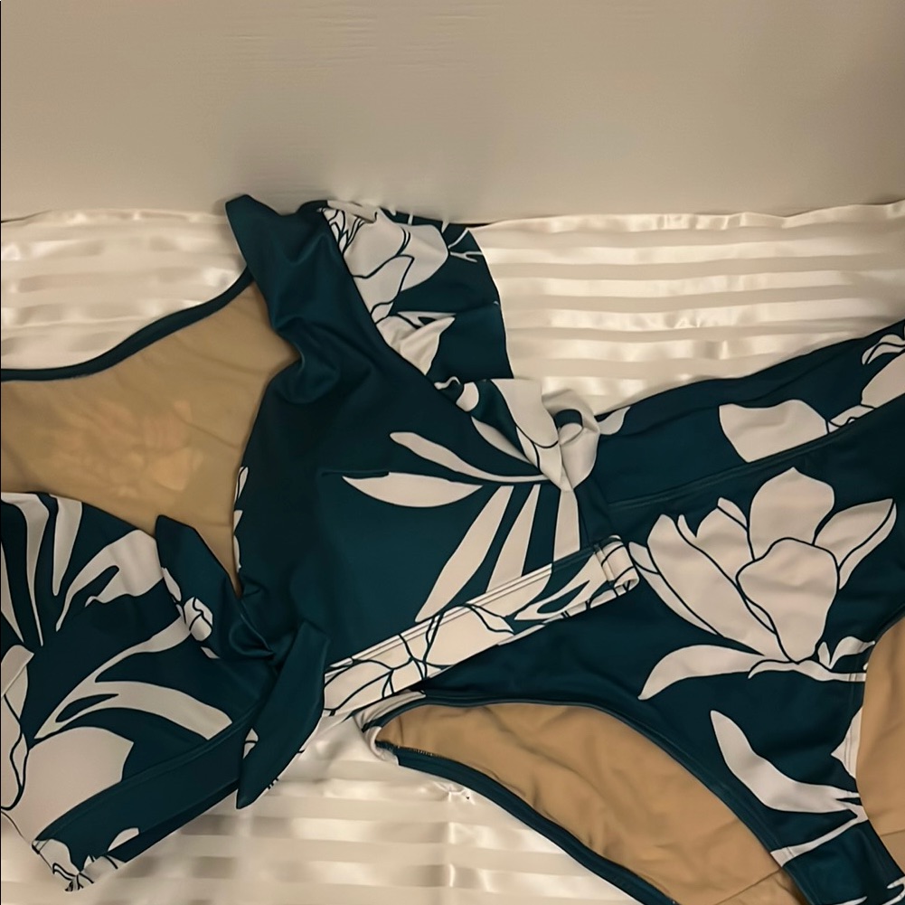 Cacique Lane Bryant Floral Swim Set Sz 14. Nwot!